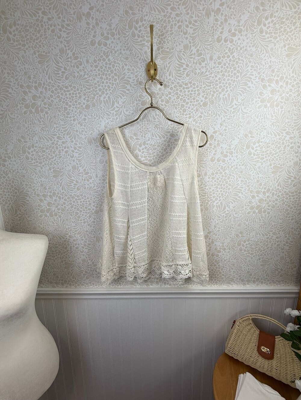 Meadow Rue by Anthropologie Ivory Carrigan Lace Swing Tank - Size - Large - NWT - Picture 4 of 6